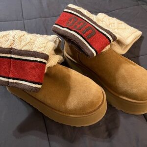 UGG Tan Suede Platform Boots with Knit Cuffs Brand New Size 9 Women